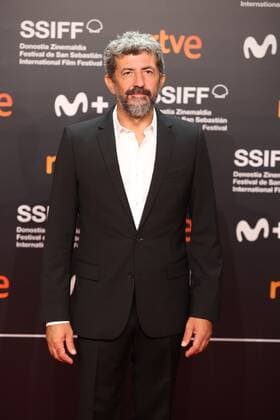 Opening Gala Of The San Sebastian Film Festival 2022 Alberto Rodrigo poses during the opening gala of the San Sebastian Film Festival 2022 at the Kursaal, September 16, 2021, San Sebastian, Guipuzkoa, Basque Country, (Spain). From today until next Saturday, September 24, San Sebastian dresses up to host the 70th edition of Zinemaldia, the most famous Spanish film festival. One example is the French actress Juliette Binoche to whom the festival has dedicated this year s official poster and who will attend, for the fourth time in its history, to receive one of the Donostia awards. San Sebastian Spain Spain Copyright: xRaulxTerrelx originalFilename: agency-openingg220916_npg85.jpg