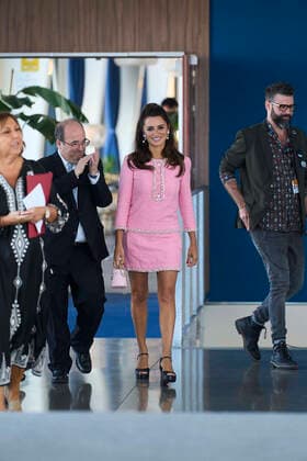 September 17, 2022, Madrid, Madrid, Spain: Penelope Cruz receives National Cinematrogy Award during 70th San Sebastian International Film Festival at Victoria Eugenia Theatre on September 17, 2022 in Donostia San Sebastian, Spain Madrid Spain - ZUMAg15_ 20220917_zaf_g15_069 Copyright: xJackxAbuinx