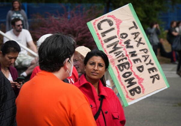 September 17, 2022, BURNABY, BC, CANADA: B.C. NDP leadership candidate Anjali Appadurai attends a protest against the Trans Mountain pipeline and a rally calling for the protection of Stoney Creek, in Burnaby, B.C., on Saturday, September 17, 2022. BURNABY CANADA  - ZUMAc35_ 20220917_zaf_c35_094 Copyright: xDarrylxDyckx
