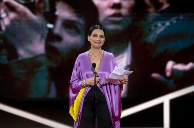 Juliette Binoche Receives The Donostia Award At San Sebastian Film Festival Actress Juliette Binoche is moved to receive the Donostia Award in San Sebastian (Basque Country). San Sebastian Spain Spain  Copyright: xAlbertoxOrtegax originalFilename: agency-juliette220918_npyeM.jpg