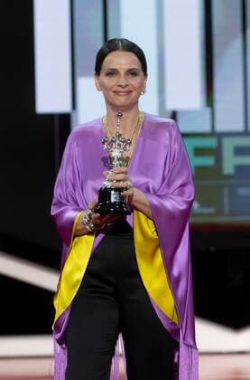 Juliette Binoche Receives The Donostia Award At San Sebastian Film Festival Actress Juliette Binoche receives the Donostia Award in San Sebastian (Basque Country). San Sebastian Spain Spain  Copyright: xAlbertoxOrtegax originalFilename: agency-juliette220918_nptz6.jpg