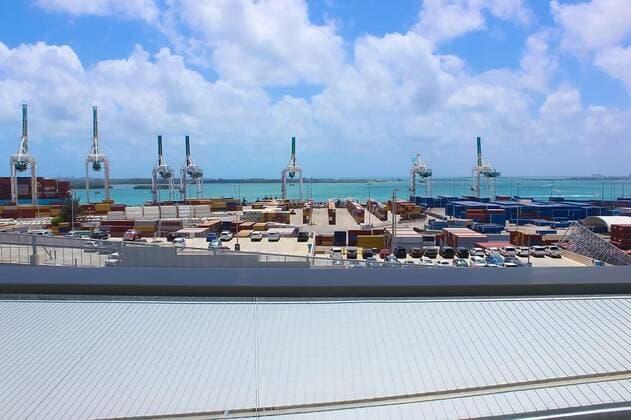  Many containers at Port Miami, one of the largest cargo port, Port Miami, one of the largest cargo port in the US., Port Miami, one of the largest cargo port in the US., 21.08.2022, Copyright: xmarina13x Panthermedia31726500.jpg