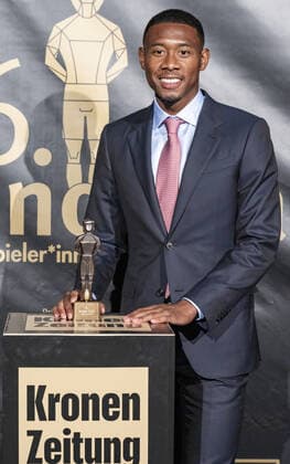 Entertainment Bilder des Tages 20220919 26. Bruno-Gala WIEN, OESTERREICH - 19. SEPTEMBER: Spieler von Real Madrid David Alaba, Preistraeger der Bruno-Award in der Kategorie Legionaer der Saison praesentiert von Coca-Cola waehrend der Preisverleihung anlaesslich des 26. Bruno Galas, Das Fest Der SpielerInnen, praesentiert von Kronen Zeitung im Globe Wien in der Marx-Halle am 19. September 2022 in Wien, Oesterreich. 220919_SEPA_17_019 Copyright: xIsabellexOuvrardx SEPAxMedia