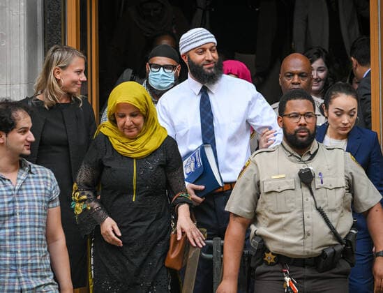 Bilder des Jahres 2022, News 09 September News Themen der Woche KW38 September 19, 2022, Baltimore, MD: Adnan Syed leaves the courthouse after Baltimore Circuit Judge Melissa Phinn on Monday, Sept. 19, 2022, overturned his first-degree murder conviction in the 1999 killing of Hae Min Lee. Baltimore - ZUMAm67_ 20220919_zaf_m67_011 Copyright: xJerryxJacksonx