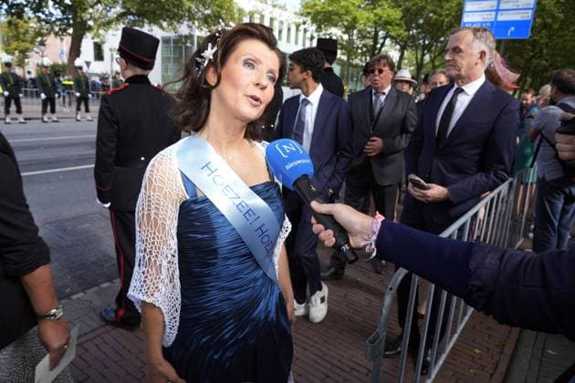 2022-09-20 12:27:24 THE HAGUE - Member of Parliament Esther Ouwehand (PVDA) arrives at the Koninklijke Schouwburg on Prinsjesdag. The new government year begins on the third Tuesday in September. ANP LEX VAN LIESHOUT netherlands out - belgium out *** 2022 09 20 12 27 24 THE HAGUE Member of Parliament Esther Ouwehand PVDA arrives at the Koninklijke Schouwburg on Prinsjesdag The new government year begins on the third Tuesday in September ANP LEX VAN LIESHOUT netherlands out belgium out  Copyright: xx x455065708x originalFilename: 455065708.jpg