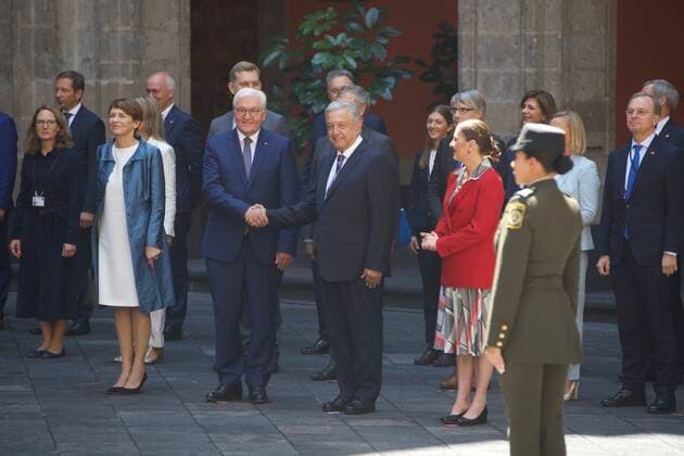 September 20, 2022, Mexico City, Mexico: (L) President of the Federal Republic of Germany Frank-Walter Steinmeier accompanied by his wife Elke BoÂ¼denbender and Mexico s President Andres Manuel Lopez Obrador accompanied by his wife Beatriz Gutio rrez MoÂ¼ller during the welcoming ceremony before to the Germany-Mexico bilateral meeting as part of Frank-Walter Steinmeier s Working Visit to Mexico at the National Palace. on September 20, 2022 in Mexico City, Mexico. Mexico City Mexico - ZUMAe321 20220920_zia_e321_061 Copyright: xJulianxLopezxEyepixxGroupx