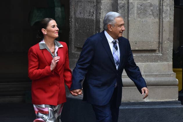 September 20, 2022, Mexico City, Mexico: Mexico s President Andres Manuel Lopez Obrador accompanied by his wife Beatriz Gutio rrez MoÂ¼ller during the welcoming ceremony before to the Germany-Mexico bilateral meeting as part of Frank-Walter Steinmeier s Working Visit to Mexico at the National Palace. on September 20, 2022 in Mexico City, Mexico. Mexico City Mexico - ZUMAe321 20220920_zia_e321_041 Copyright: xCarlosxTischlerxEyepixxGroupx