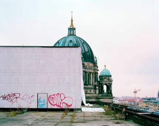 Palace of the Republic The Palace of the Republic was a building on Marx Engels Platz on the Spree Island in the Berlin district of Mitte Berlin Germany chja00195