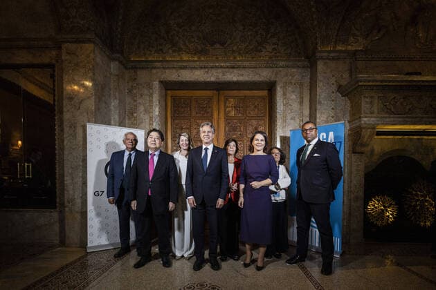 News Themen der Woche KW38 News Bilder des Tages (L-R) Josep Borrell, Hoher Vertreter der EU fuer Aussen- und Sicherheitspolitik, Yoshimasa Hayashi, Aussenminister von Japan, Melanie Joly, Aussenministerin von Kanada, Antony Blinken, Aussenminister der Vereinigten Staaten von Amerika, Catherine Colonna, Aussenministerin von Frankreich, Annalena Baerbock (Buendnis 90 Die Gruenen), Bundesaussenministerin, Marina Sereni, Vizeaussenministerin von Italien, und James Cleverly, Aussenminister von Grossbritannien, aufgenommen beim Treffen der G7 Aussenministerinnen und -Aussenminister am Rande der 77. Generalversammlung der Vereinten Nationen in New York City, 21.09.2022. New York City United States *** L R Josep Borrell, EU High Representative for Foreign Affairs and Security Policy, Yoshimasa Copyright: xFlorianxGaertnerx