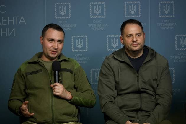 KYIV, UKRAINE - SEPTEMBER 22, 2022 - Chief of the Main Intelligence Directorate of the Ministry of Defense of Ukraine Kyrylo Budanov, Head of the Office of the President of Ukraine Andrii Yermak (L to R) are pictured during the briefing on the Return of the Defenders of Ukraine from russian Captivity, Kyiv, capital of Ukraine. Briefing on return of Ukrainian defenders from russian captivity held in Kyiv  Copyright: xPavloxBahmutx