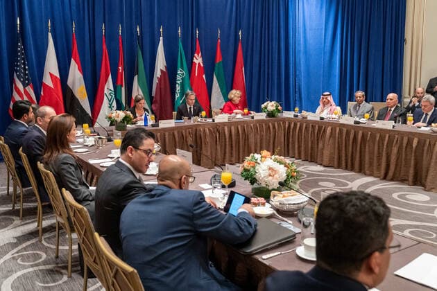 New York, Golf-Kooperationsrat-Treffen September 23, 2022, New York City, NY, United States: U.S. Secretary of State Tony Blinken, center, hosts a working breakfast with the Foreign Ministers of the Gulf Cooperation Council Nations, Egypt, Iraq, Jordan, and Yemen, on the sidelines of the 77th Session of the U.N General Assembly, September 23, 2022, in New York City. New York City United States - ZUMAp138 20220923_zaa_p138_013 Copyright: xRonxPrzysucha StatexDepartmentx