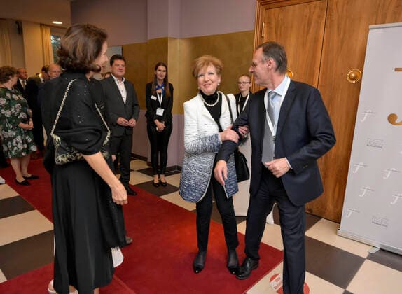 23 09 2022, International Classical Music Festival Festival of Nations 2022 at the Kurhaus Bad Wörishofen in Unterallgäu, Arrival of the guests of honor before the opening concert with Emmanuel Tjeknavorian, violin conductor of the Vienna Symphony Orchestra Arrival of the guests of hono