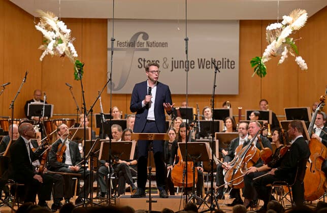 23 09 2022, International Classical Music Festival Festival of Nations 2022 at the Kurhaus Bad Wörishofen in Unterallgäu, opening concert with Emmanuel Tjeknavorian, violin conductor of the Vienna Symphony Markus Blume, MdL, State Minister for Science and the Arts gives the opening speech 23 09 2022, Classical Music Festival Bad Wörishofen 23 09 2022, Classica