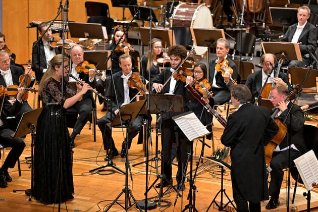 23 09 2022, International Classical Festival Festival of Nations 2022 at the Kurhaus Bad Wörishofen in Unterallgäu, opening concert with Emmanuel Tjeknavorian, violin conductor of the Vienna Symphony Orchestra Here with his violin 23 09 2022, Classical Festival Bad Wörishofen 23 09 2022, Classical Festival Bad Wörishofen