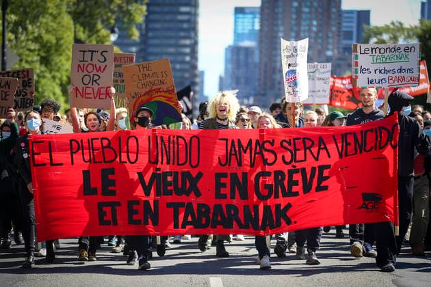 September 23, 2022, Montreal, Quebec, Canada: Thousands of protesters gathered for a climate march, demanding more action on climate change from elected officials. The event was part of the Fridays for Future Movement, an international, youth-led initiative inspired by Swedish activist Greta Thunberg. Montreal Canada - ZUMAs278 20220923_zip_s278_007 Copyright: xSerkanxSenturkx