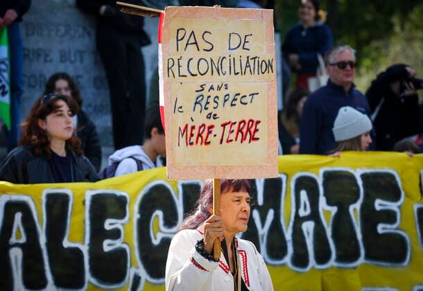 September 23, 2022, Montreal, Quebec, Canada: Thousands of protesters gathered for a climate march, demanding more action on climate change from elected officials. The event was part of the Fridays for Future Movement, an international, youth-led initiative inspired by Swedish activist Greta Thunberg. Montreal Canada - ZUMAs278 20220923_zip_s278_012 Copyright: xSerkanxSenturkx