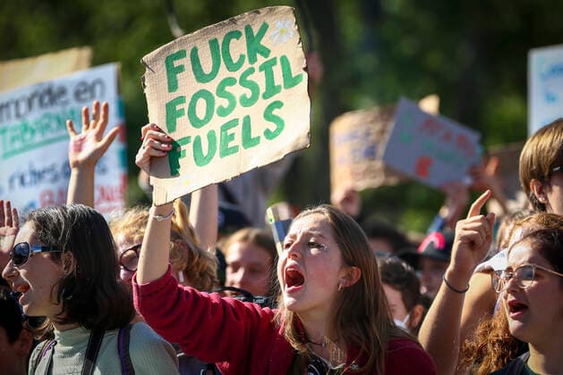 September 23, 2022, Montreal, Quebec, Canada: Thousands of protesters gathered for a climate march, demanding more action on climate change from elected officials. The event was part of the Fridays for Future Movement, an international, youth-led initiative inspired by Swedish activist Greta Thunberg. Montreal Canada - ZUMAs278 20220923_zip_s278_017 Copyright: xSerkanxSenturkx