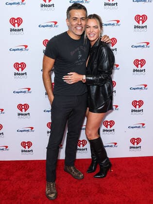 2022 iHeartRadio Music Festival - Night 1 - Press Room Edwin Arroyave and Teddi Jo Mellencamp Arroyave pose in the press room at the 2022 iHeartRadio Music Festival - Night 1 held at the T-Mobile Arena on September 23, 2022 in Las Vegas, Nevada, United States. T-Mobile Arena, Las Vegas, Nevada Nevada United States  Copyright: xImagexPressxAgencyx originalFilename: collin-2022ihea220924_npnNx.jpg