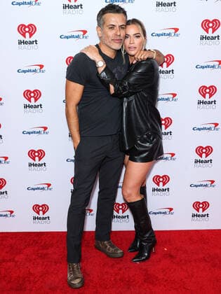 2022 iHeartRadio Music Festival - Night 1 - Press Room Edwin Arroyave and Teddi Jo Mellencamp Arroyave pose in the press room at the 2022 iHeartRadio Music Festival - Night 1 held at the T-Mobile Arena on September 23, 2022 in Las Vegas, Nevada, United States. T-Mobile Arena, Las Vegas, Nevada Nevada United States  Copyright: xImagexPressxAgencyx originalFilename: collin-2022ihea220924_np7ZA.jpg