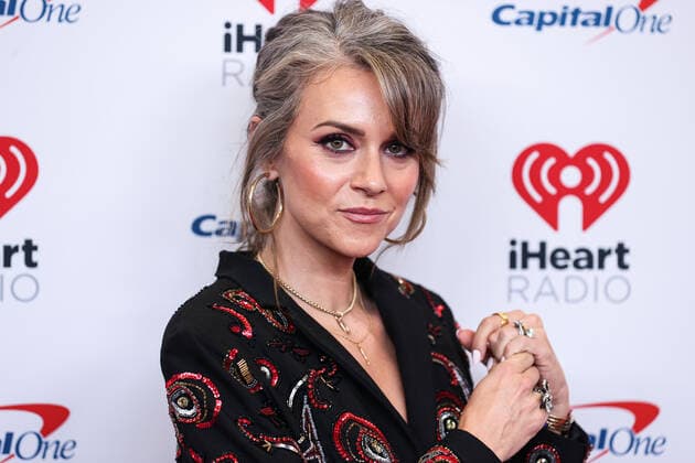 2022 iHeartRadio Music Festival - Night 1 - Press Room Hilarie Burton poses in the press room at the 2022 iHeartRadio Music Festival - Night 1 held at the T-Mobile Arena on September 23, 2022 in Las Vegas, Nevada, United States. T-Mobile Arena, Las Vegas, Nevada Nevada United States  Copyright: xImagexPressxAgencyx originalFilename: collin-2022ihea220924_npp9J.jpg