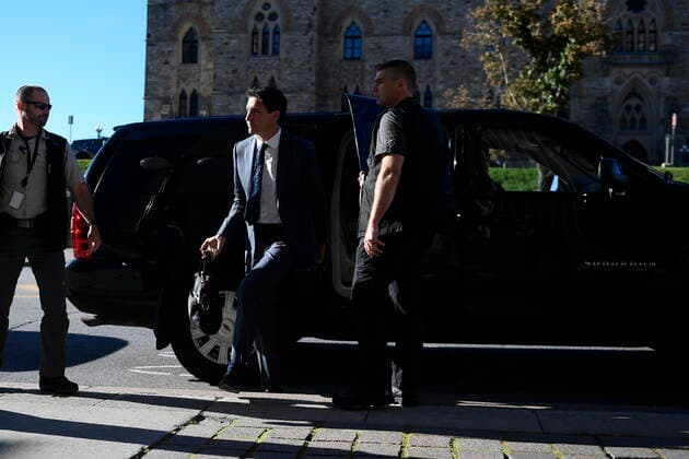September 24, 2022, Ottawa, ON, CAN: Prime Minister Justin Trudeau arrives for a news conference on the federal government s response to Hurricane Fiona, in Ottawa, on Saturday, Sept. 24, 2022. Ottawa CAN  - ZUMAc35_ 20220924_zaf_c35_084 Copyright: xJustinxTangx