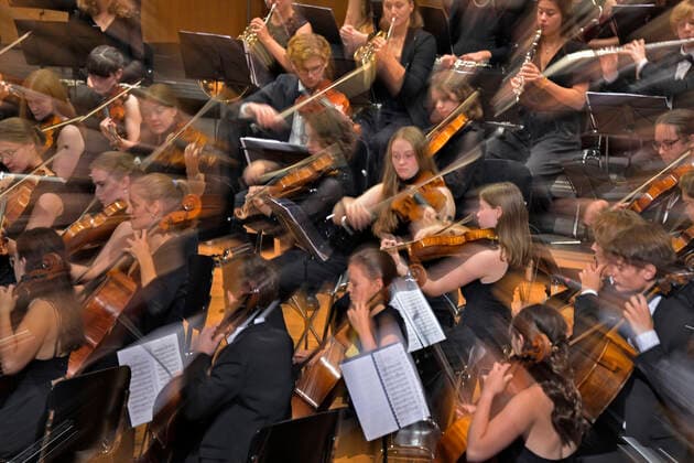 24 09 2022, International Classical Festival Festival of Nations 2022 at the Kurhaus Bad Wörishofen in Unterallgäu, Julia Fischer violin with the vbw Festival Orchestra conducted by Christoph Adt 24 09 2022, Classical Festival Bad Wörishofen 24 09 2022, Classical Festival Bad Wörishofen