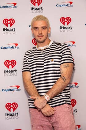 September 24, 2022, Las Vegas, Nevada, U.S: LAUV (ARI LEFF) arrives at the 2022 iHeartRadio Music Festival in Las Vegas, Nevada Las Vegas U.S. - ZUMAs135 20220924_zap_s135_086 Copyright: xDanielxDeSloverx
