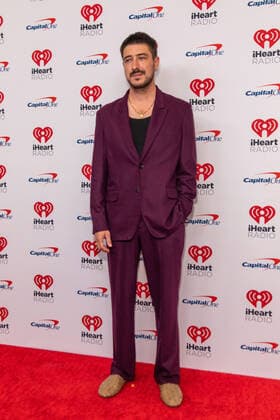 September 24, 2022, Las Vegas, Nevada, U.S: MARCUS MUMFORD arrives at the 2022 iHeartRadio Music Festival in Las Vegas, Nevada Las Vegas U.S. - ZUMAs135 20220924_zap_s135_095 Copyright: xDanielxDeSloverx