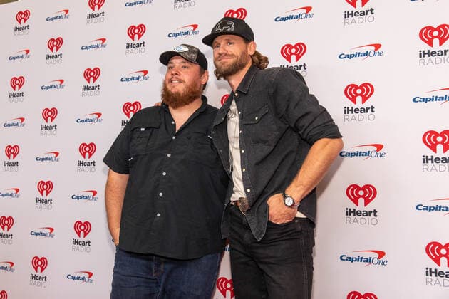 September 24, 2022, Las Vegas, Nevada, U.S: LUKE COMBS and CHASE RICE arrives at the 2022 iHeartRadio Music Festival in Las Vegas, Nevada Las Vegas U.S. - ZUMAs135 20220924_zap_s135_103 Copyright: xDanielxDeSloverx