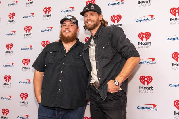 September 24, 2022, Las Vegas, Nevada, U.S: LUKE COMBS and CHASE RICE arrives at the 2022 iHeartRadio Music Festival in Las Vegas, Nevada Las Vegas U.S. - ZUMAs135 20220924_zap_s135_104 Copyright: xDanielxDeSloverx