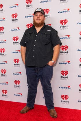 September 24, 2022, Las Vegas, Nevada, U.S: LUKE COMBS arrives at the 2022 iHeartRadio Music Festival in Las Vegas, Nevada Las Vegas U.S. - ZUMAs135 20220924_zap_s135_105 Copyright: xDanielxDeSloverx