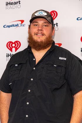 September 24, 2022, Las Vegas, Nevada, U.S: LUKE COMBS arrives at the 2022 iHeartRadio Music Festival in Las Vegas, Nevada Las Vegas U.S. - ZUMAs135 20220924_zap_s135_106 Copyright: xDanielxDeSloverx