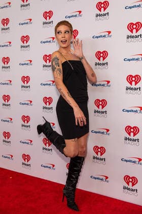 September 24, 2022, Las Vegas, Nevada, U.S: HALSEY arrives at the 2022 iHeartRadio Music Festival in Las Vegas, Nevada Las Vegas U.S. - ZUMAs135 20220924_zap_s135_150 Copyright: xDanielxDeSloverx