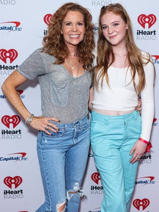 2022 iHeartRadio Music Festival - Night 2 - Press Room Robyn Lively and Kate Johnson pose in the press room at the 2022 iHeartRadio Music Festival - Night 2 held at the T-Mobile Arena on September 24, 2022 in Las Vegas, Nevada, United States. T-Mobile Arena, Las Vegas, Nevada Nevada United States  Copyright: xImagexPressxAgencyx originalFilename: collin-2022ihea220925_npeZX.jpg