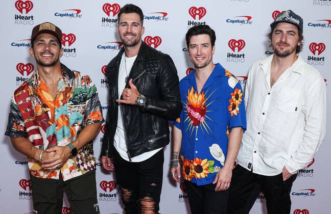 2022 iHeartRadio Music Festival - Night 2 - Press Room Carlos PenaVega, James Maslow, Logan Henderson and Kendall Schmidt of Big Time Rush pose in the press room at the 2022 iHeartRadio Music Festival - Night 2 held at the T-Mobile Arena on September 24, 2022 in Las Vegas, Nevada, United States. T-Mobile Arena, Las Vegas, Nevada Nevada United States  Copyright: xImagexPressxAgencyx originalFilename: collin-2022ihea220925_npODb.jpg