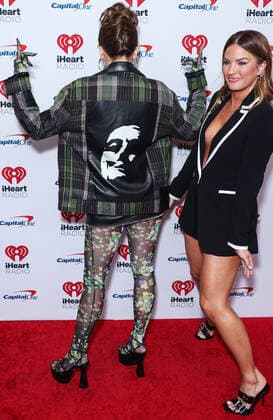 2022 iHeartRadio Music Festival - Night 2 - Press Room Hayley Kiyoko and Becca Tilley pose in the press room at the 2022 iHeartRadio Music Festival - Night 2 held at the T-Mobile Arena on September 24, 2022 in Las Vegas, Nevada, United States. T-Mobile Arena, Las Vegas, Nevada Nevada United States  Copyright: xImagexPressxAgencyx originalFilename: collin-2022ihea220925_npuji.jpg