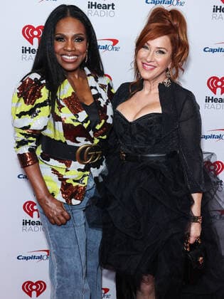2022 iHeartRadio Music Festival - Night 2 - Press Room Sheryl Lee Ralph and Lisa Ann Walter pose in the press room at the 2022 iHeartRadio Music Festival - Night 2 held at the T-Mobile Arena on September 24, 2022 in Las Vegas, Nevada, United States. T-Mobile Arena, Las Vegas, Nevada Nevada United States  Copyright: xImagexPressxAgencyx originalFilename: collin-2022ihea220925_npNJh.jpg