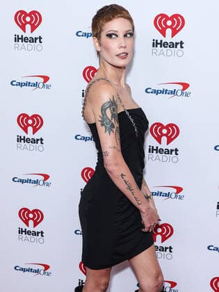 2022 iHeartRadio Music Festival - Night 2 - Press Room Halsey (Ashley Nicolette Frangipane) poses in the press room at the 2022 iHeartRadio Music Festival - Night 2 held at the T-Mobile Arena on September 24, 2022 in Las Vegas, Nevada, United States. T-Mobile Arena, Las Vegas, Nevada Nevada United States  Copyright: xImagexPressxAgencyx originalFilename: collin-2022ihea220925_np8fx.jpg