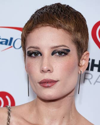 2022 iHeartRadio Music Festival - Night 2 - Press Room Halsey (Ashley Nicolette Frangipane) poses in the press room at the 2022 iHeartRadio Music Festival - Night 2 held at the T-Mobile Arena on September 24, 2022 in Las Vegas, Nevada, United States. T-Mobile Arena, Las Vegas, Nevada Nevada United States  Copyright: xImagexPressxAgencyx originalFilename: collin-2022ihea220925_npWEX.jpg