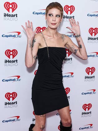 2022 iHeartRadio Music Festival - Night 2 - Press Room Halsey (Ashley Nicolette Frangipane) poses in the press room at the 2022 iHeartRadio Music Festival - Night 2 held at the T-Mobile Arena on September 24, 2022 in Las Vegas, Nevada, United States. T-Mobile Arena, Las Vegas, Nevada Nevada United States  Copyright: xImagexPressxAgencyx originalFilename: collin-2022ihea220925_npveG.jpg