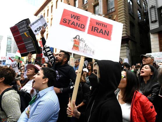 September 25, 2022, Ottawa, ON, CAN: Members of the Iranian community and their supporters rally in solidarity with protesters in Iran, after 22-year-old Mahsa Amini died in police custody for allegedly improperly wearing a hijab, in Ottawa on Sunday, Sept. 25, 2022. Ottawa CAN  - ZUMAc35_ 20220925_zaf_c35_031 Copyright: xJustinxTangx