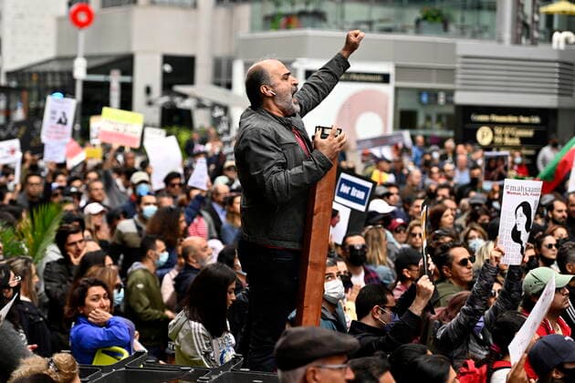 September 25, 2022, Ottawa, ON, CAN: Members of the Iranian community and their supporters rally in solidarity with protesters in Iran, after 22-year-old Mahsa Amini died in police custody for allegedly improperly wearing a hijab, in Ottawa on Sunday, Sept. 25, 2022. Ottawa CAN  - ZUMAc35_ 20220925_zaf_c35_029 Copyright: xJustinxTangx