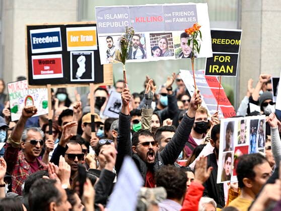 September 25, 2022, Ottawa, ON, CAN: Members of the Iranian community and their supporters rally in solidarity with protesters in Iran, after 22-year-old Mahsa Amini died in police custody for allegedly improperly wearing a hijab, in Ottawa on Sunday, Sept. 25, 2022. Ottawa CAN  - ZUMAc35_ 20220925_zaf_c35_034 Copyright: xJustinxTangx