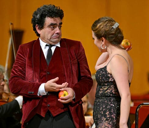 25 09 2022, International Classical Festival Festival of Nations 2022 at the Kurhaus Bad Wörishofen in Unterallgäu, gala concert with singer Rolando Villazon li, tenor , singer Emily Pogorelc soprano , Philharmonic Orchestra Baden Baden under the baton of conductor Guerassim Voronkov 25 09 2022, Classical Festival Bad Wörishofen 25 09 2022, Classical Festival Bad Wörishofe