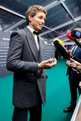 Eddie Redmayne receiving the Golden Eye Award at the screening of the Netflix film The Good Nurse at the 18 Zurich Film Festival 2022 at the Kongresshaus Zurich Zurich, 25 09 2022. Foto:xA.xBuggex xFuturexImage