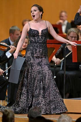 25 09 2022, International Classical Festival Festival of Nations 2022 at the Kurhaus Bad Wörishofen in Unterallgäu, gala concert with singer Emily Pogorelc soprano , Philharmonic Orchestra Baden Baden under the baton of conductor Guerassim Voronkov 25 09 2022, Classical Festival Bad Wörishofen 25 09 2022, Classical Festival Bad Wörishofen