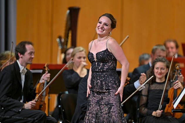 25 09 2022, International Classical Festival Festival of Nations 2022 at the Kurhaus Bad Wörishofen in Unterallgäu, gala concert with singer Emily Pogorelc soprano , Philharmonic Orchestra Baden Baden under the baton of conductor Guerassim Voronkov 25 09 2022, Classical Festival Bad Wörishofen 25 09 2022, Classical Festival Bad Wörishofen