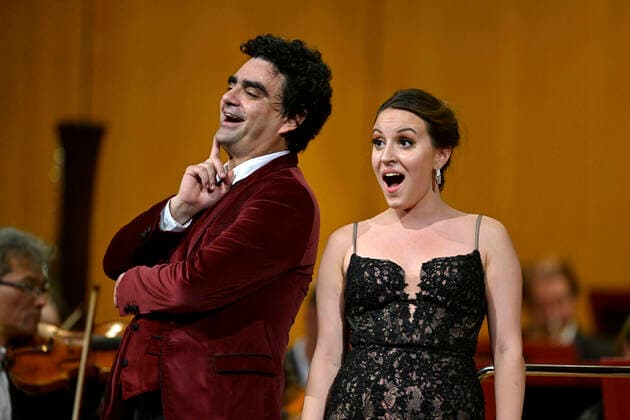 25 09 2022, International Classical Festival Festival of Nations 2022 at the Kurhaus Bad Wörishofen in Unterallgäu, gala concert with singer Rolando Villazon li, tenor , singer Emily Pogorelc soprano , Philharmonic Orchestra Baden Baden under the baton of conductor Guerassim Voronkov 25 09 2022, Classical Festival Bad Wörishofen 25 09 2022, Classical Festival Bad Wörishofe
