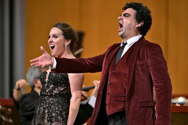 25 09 2022, International Classical Festival Festival of Nations 2022 at the Kurhaus Bad Wörishofen in Unterallgäu, gala concert with singer Rolando Villazon re, tenor , singer Emily Pogorelc soprano , Philharmonic Orchestra Baden Baden under the baton of conductor Guerassim Voronkov 25 09 2022, Classical Festival Bad Wörishofen 25 09 2022, Classical Festival Bad Wörishofe