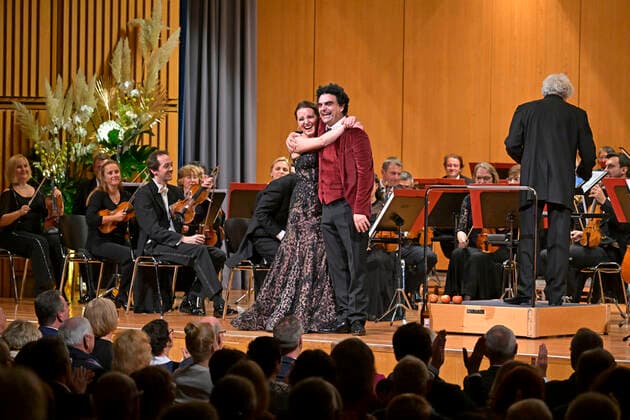 25 09 2022, International Classical Festival Festival of Nations 2022 at the Kurhaus Bad Wörishofen in Unterallgäu, gala concert with singer Rolando Villazon re, tenor , singer Emily Pogorelc soprano , Philharmonic Orchestra Baden Baden under the baton of conductor Guerassim Voronkov 25 09 2022, Classical Festival Bad Wörishofen 25 09 2022, Classical Festival Bad Wörishofe